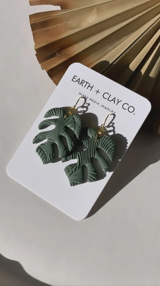 Monstera Leaf Caly Earrings